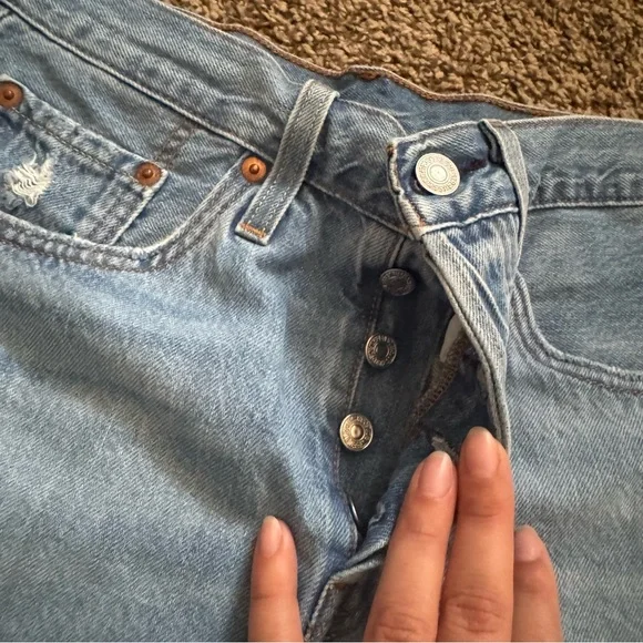 Levi’s 501 Distressed Denim Women's Shorts size 26 - Picture 4 of 6
